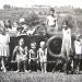 Enfants du foyer russe du Pecq partant en vacances en 1933